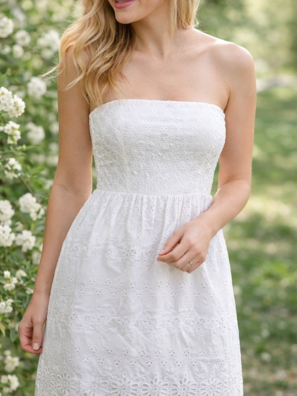 🆕 OLD NAVY Strapless Eyelet Dress 8